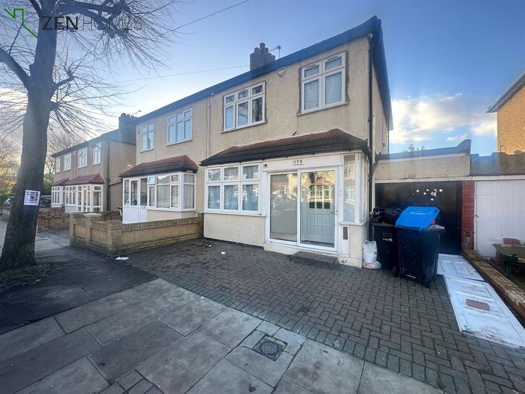 3 bed semidetached house for sale in Carterhatch Road, Enfield EN3, £