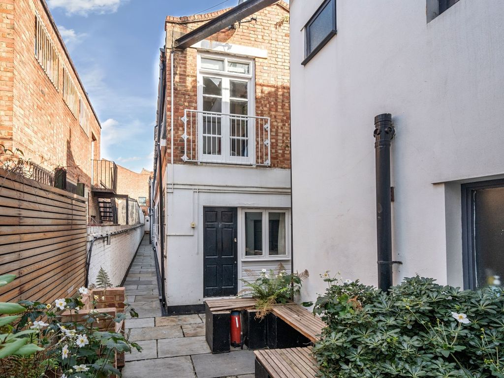 4 bed flat for sale in Southampton Way, London SE5, £550,000 Zoopla