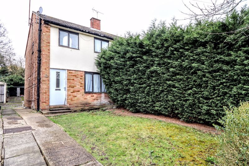 3 bed semidetached house for sale in Shelley Drive, Bletchley, Milton