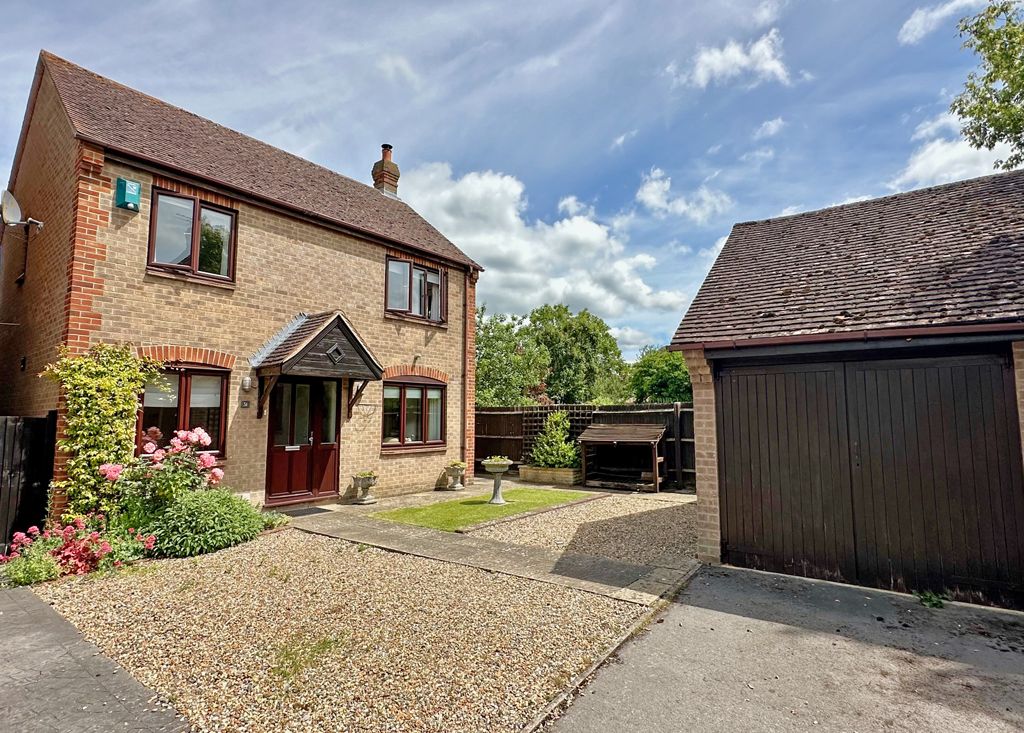3 bed detached house for sale in Robert Sparrow Gardens, Crowmarsh