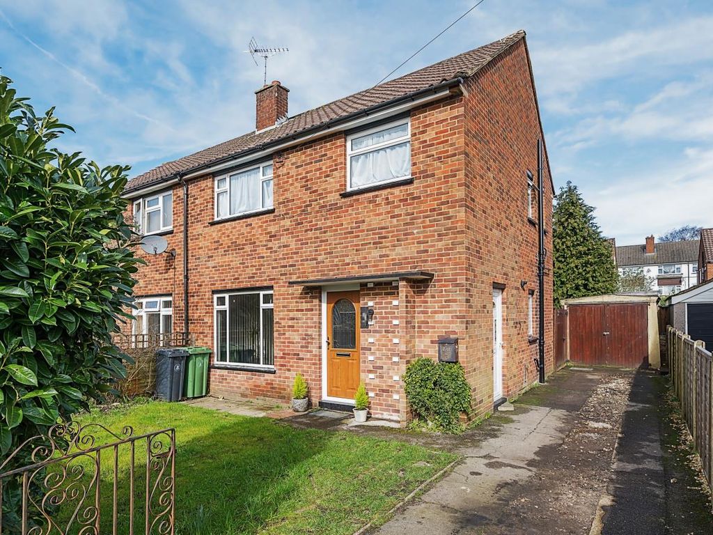 3 bed property for sale in Horseshoe Close, Camberley GU15, £375,000