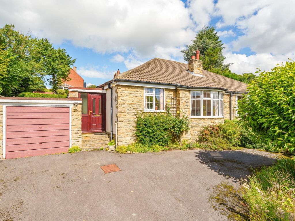 3 bed semidetached bungalow for sale in Moor Lane, East Keswick, Leeds
