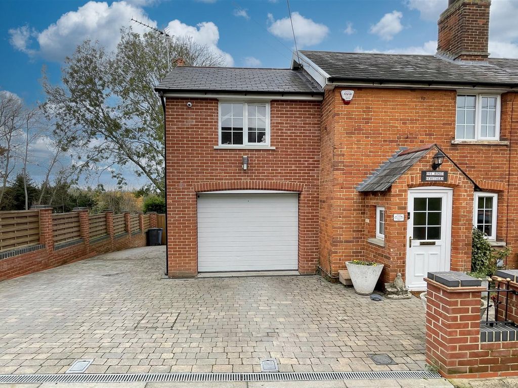 2 bed semidetached house for sale in Back Lane, Washbrook, Ipswich IP8