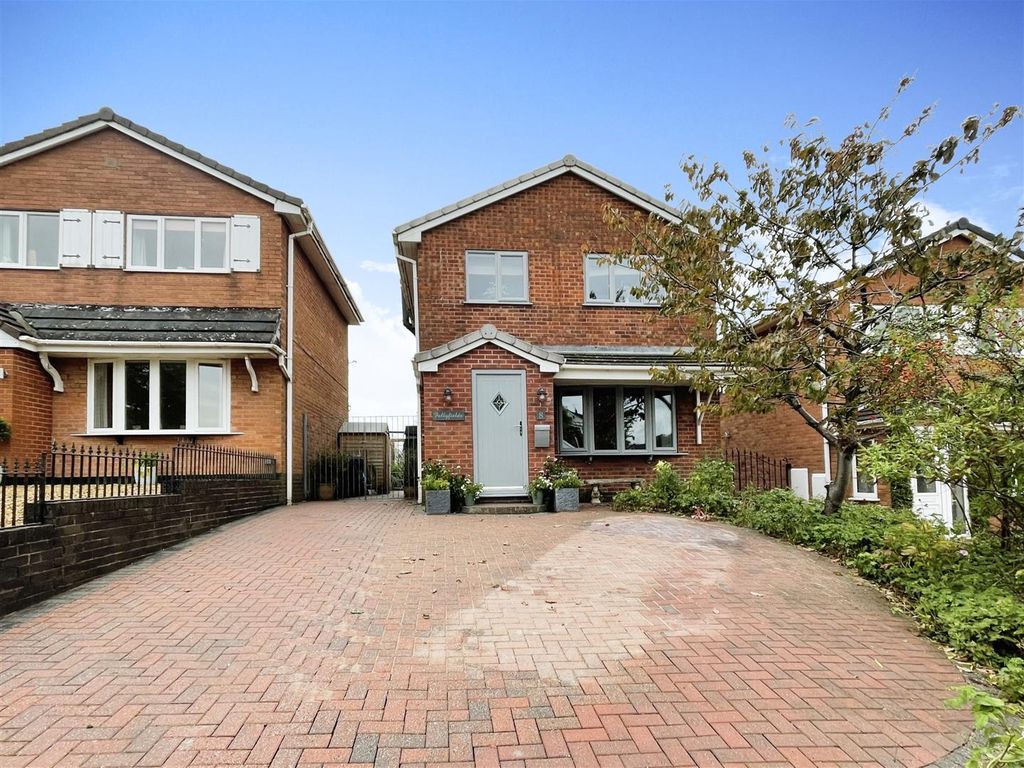 3 bed detached house for sale in Hazlehurst Drive, Cheddleton ST13, £