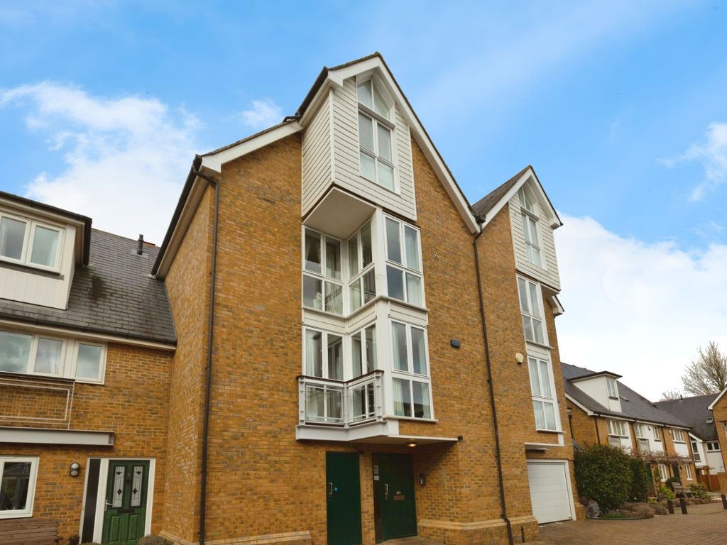 2 bed flat for sale in Millen Court, The Street, Horton Kirby, Dartford