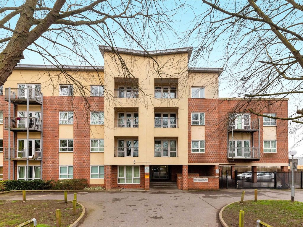 2 bed flat to rent in Caversham Place, Richfield Avenue, Caversham