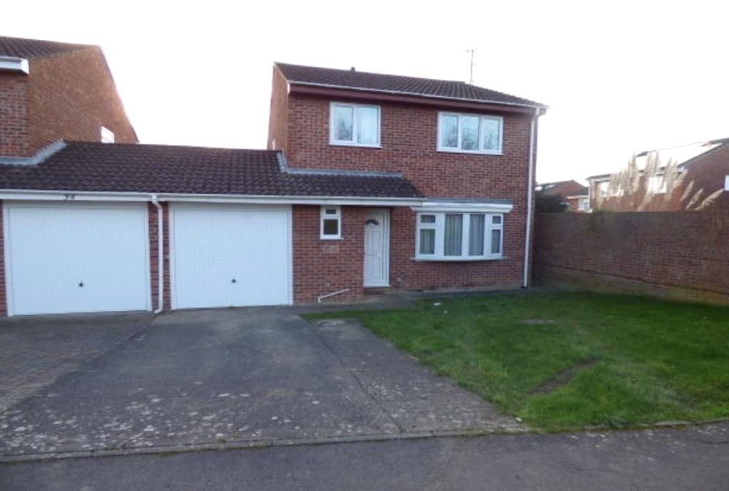 4 bed detached house for sale in Bittern Avenue, Abbeydale, Gloucester