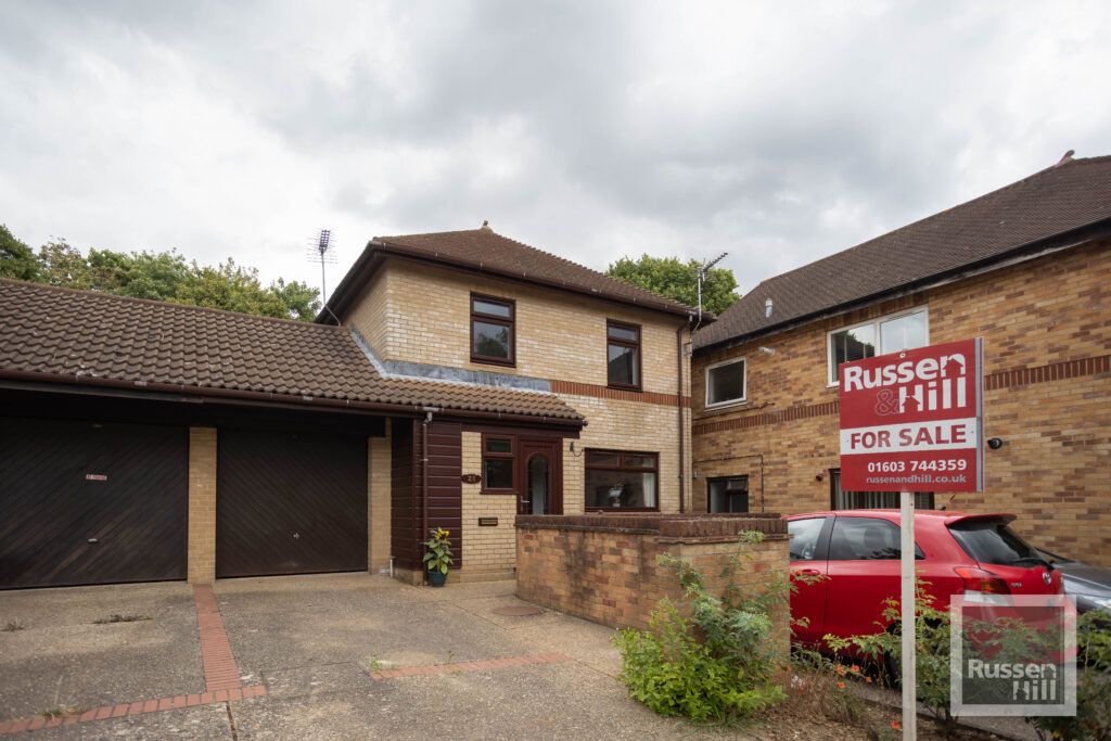 3 bed detached house for sale in Tottington Close, Norwich NR5 Zoopla