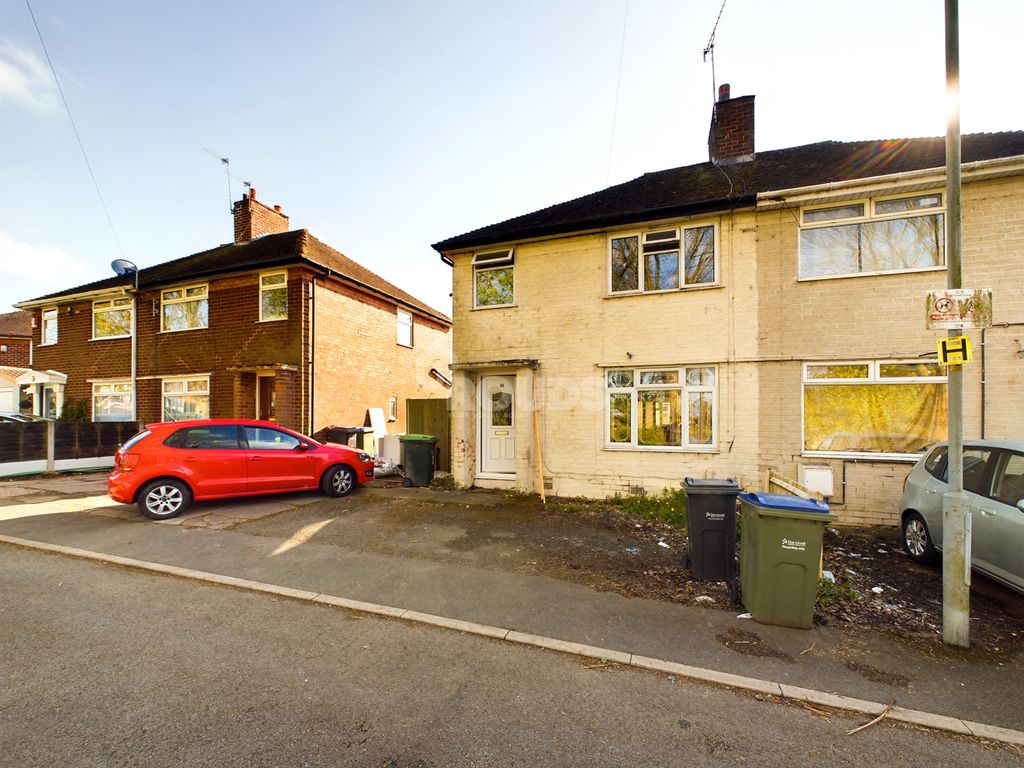 3 bed semidetached house to rent in Margaret Gardens, Smethwick, West