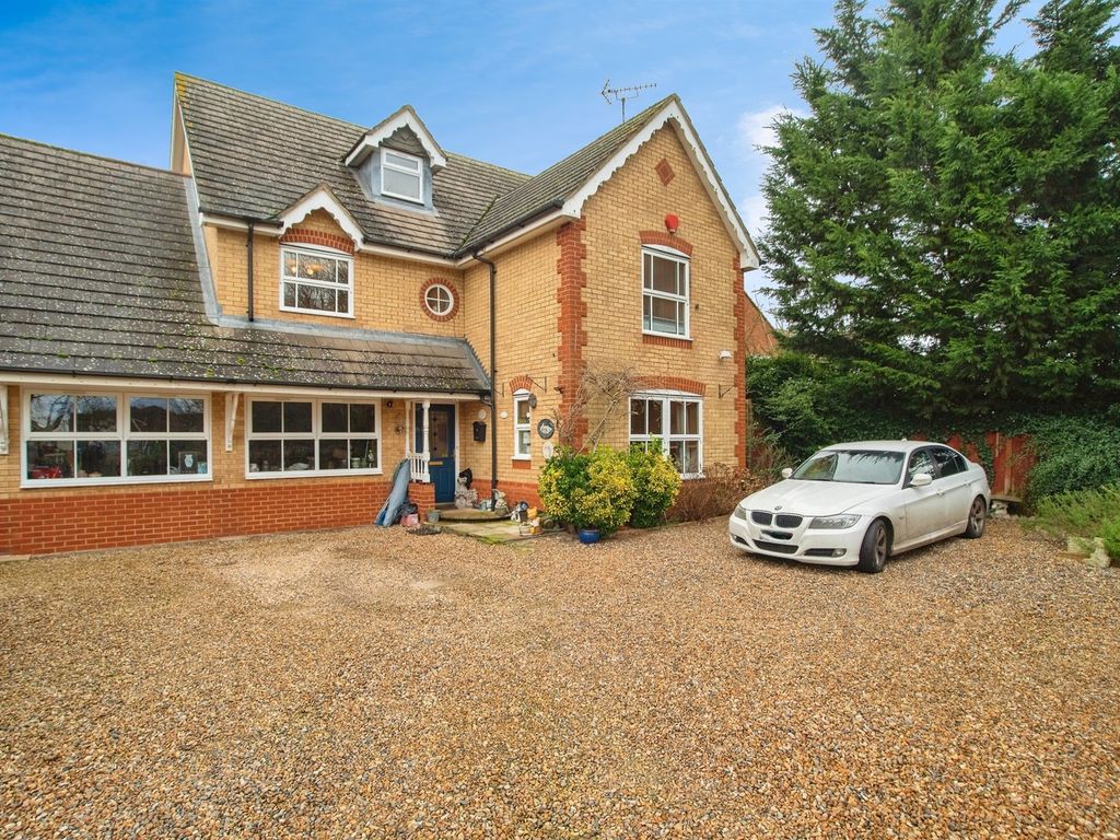 5 bed detached house for sale in Sunderland Grove, Leavesden, Watford