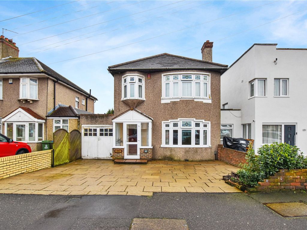 3 bed detached house for sale in Madison Crescent, Bexleyheath DA7, £