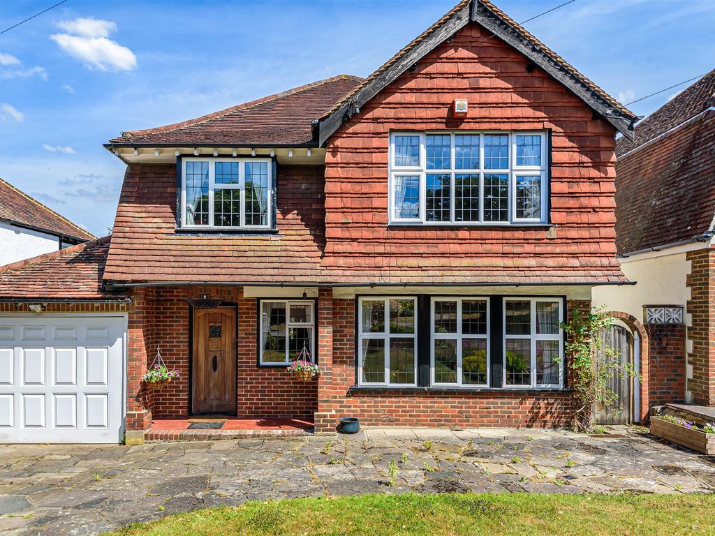 4 bed detached house for sale in Sunnybank, Epsom KT18 Zoopla