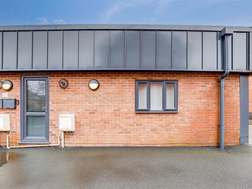 2 bed flat for sale in Basford Road, Basford, Nottinghamshire NG6, £