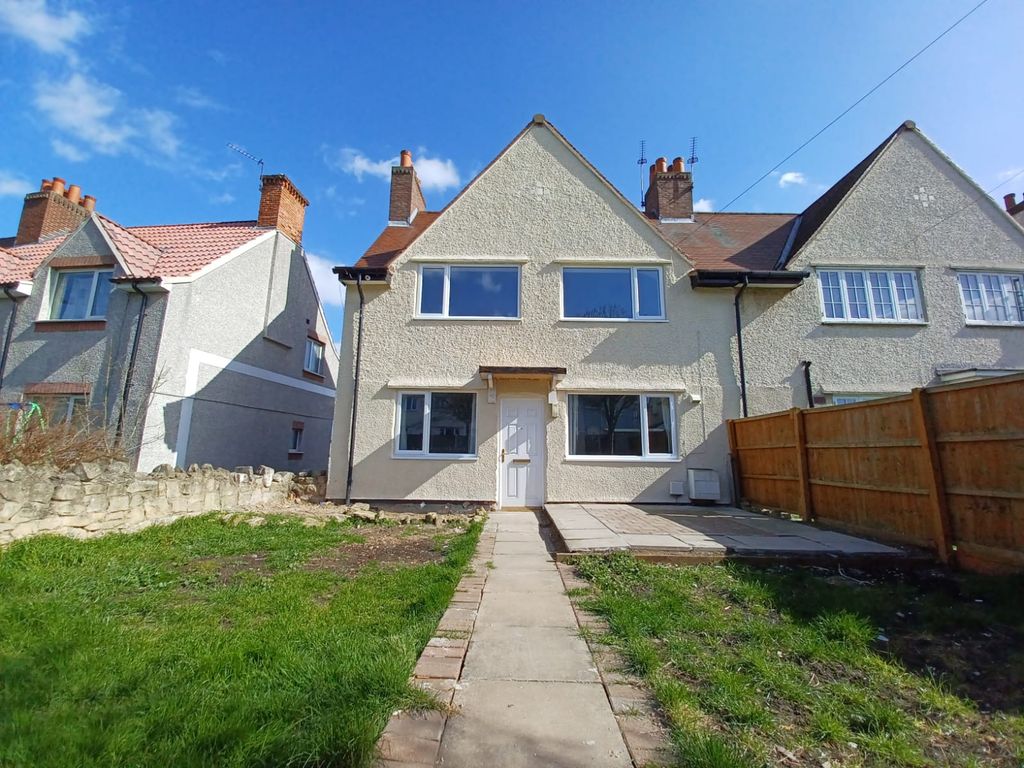 3 bed semidetached house for sale in The Crescent, Woodlands