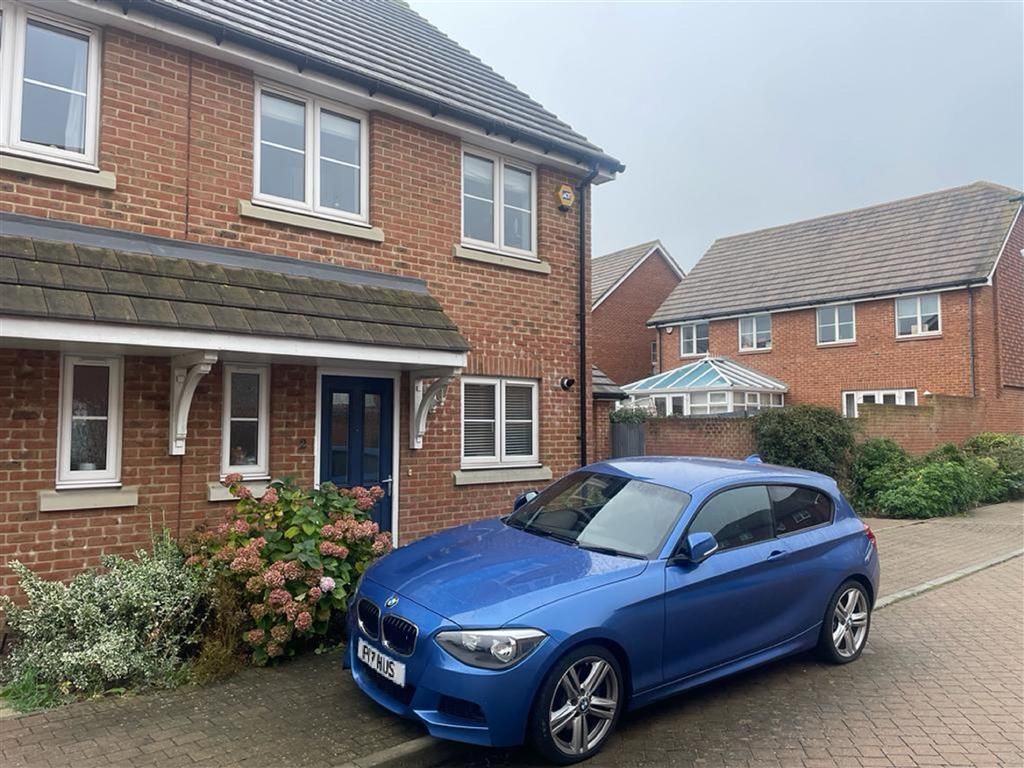 3 bed semidetached house for sale in Vestry Place, Wainscott