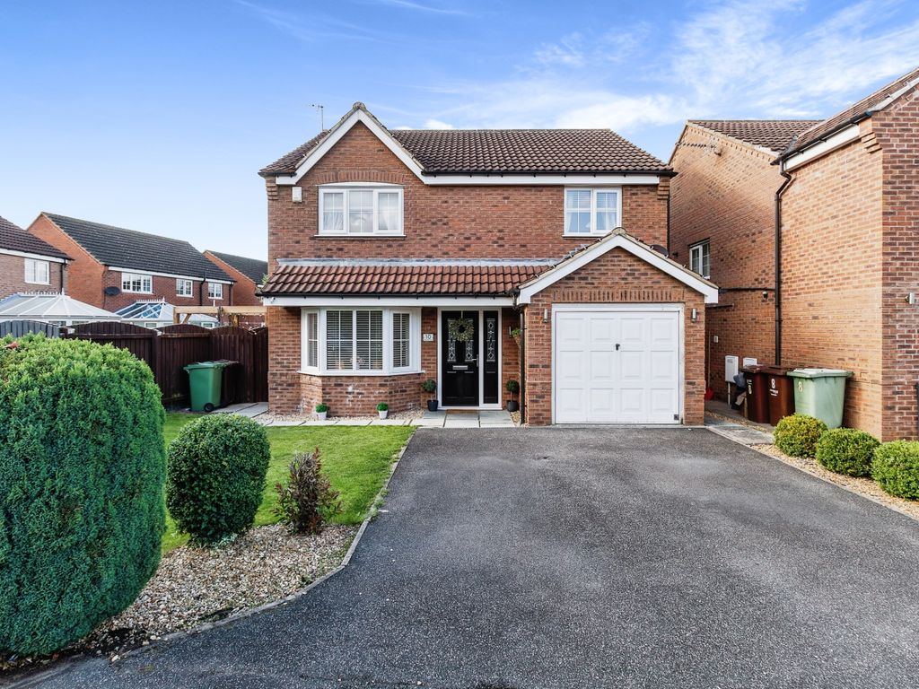 4 bed detached house for sale in Cherry Tree Close, Castleford WF10