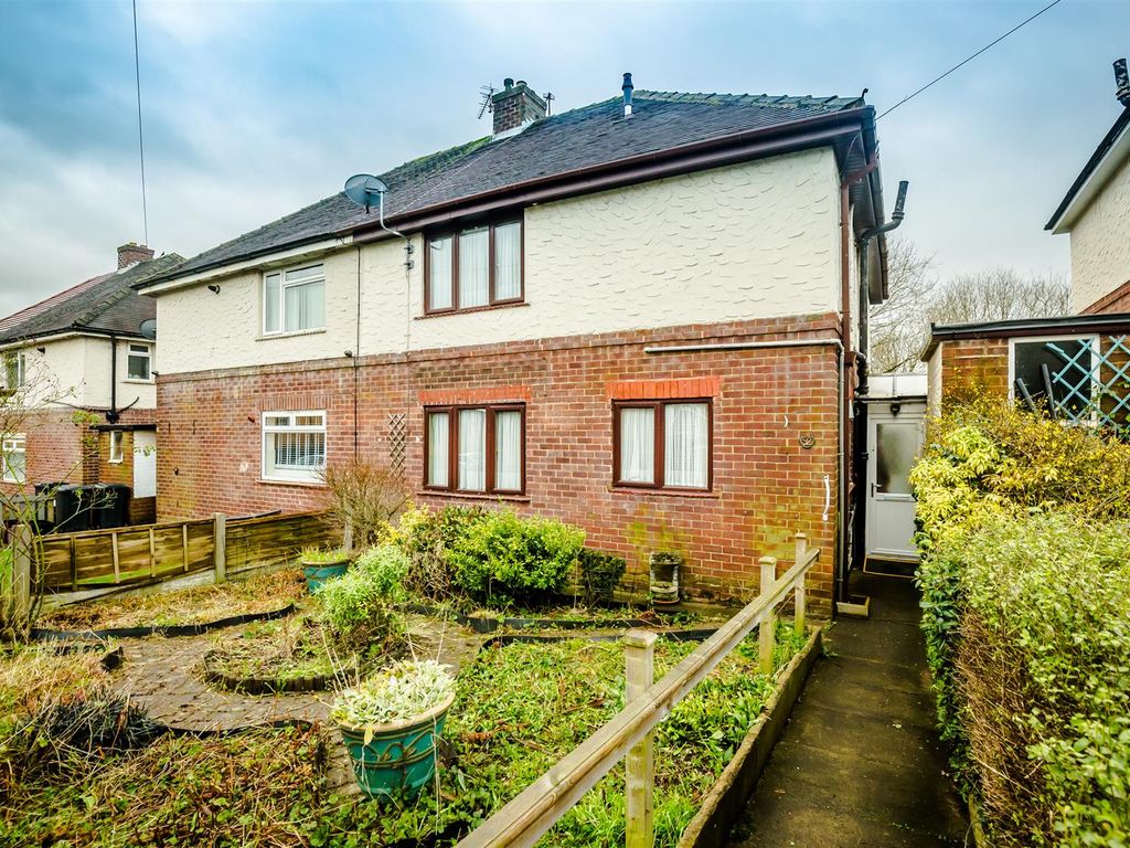 3 bed semidetached house for sale in Sandholme Crescent, Hipperholme