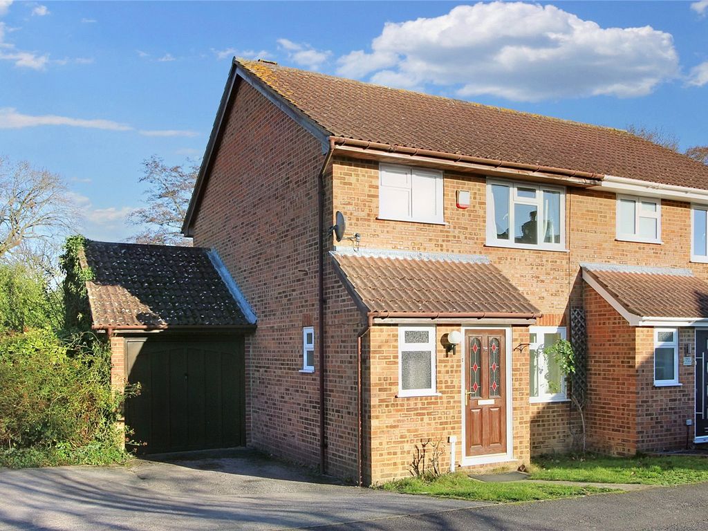 3 bed semidetached house for sale in Netherhouse Moor, Church Crookham, Fleet GU51, £425,000