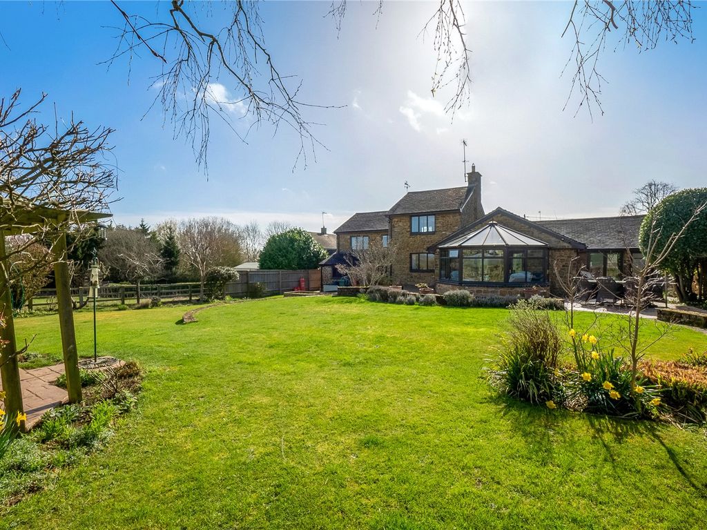 4 bed country house for sale in Clifton, Banbury OX15 Zoopla