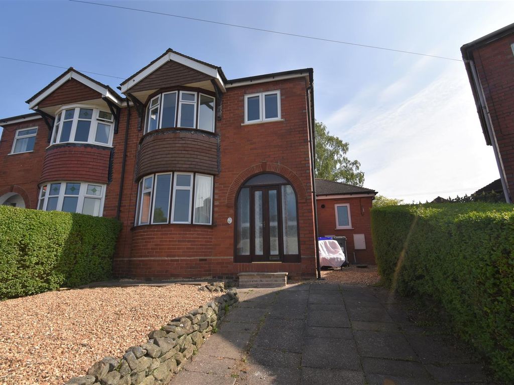 3 bed property to rent in Birchgate Grove, Bucknall, StokeOnTrent ST2