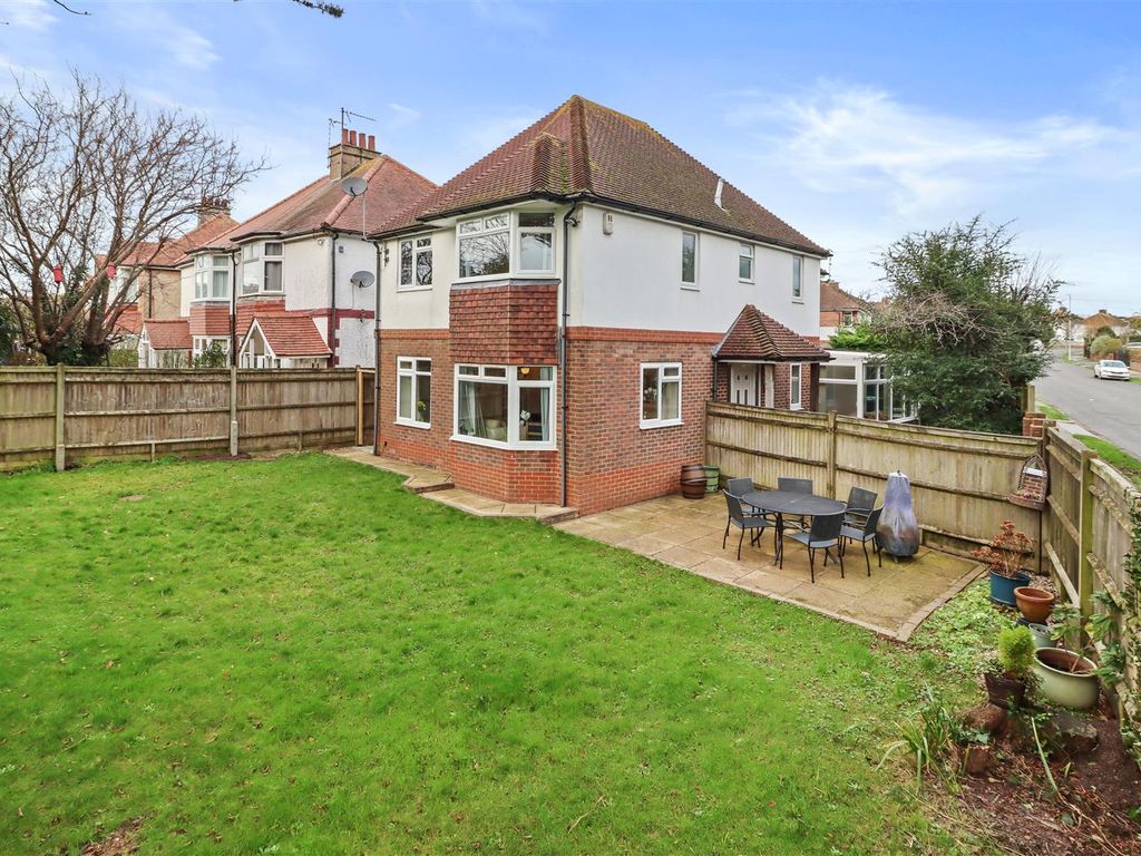 4 bed detached house for sale in Freeman Avenue, Eastbourne BN22, £