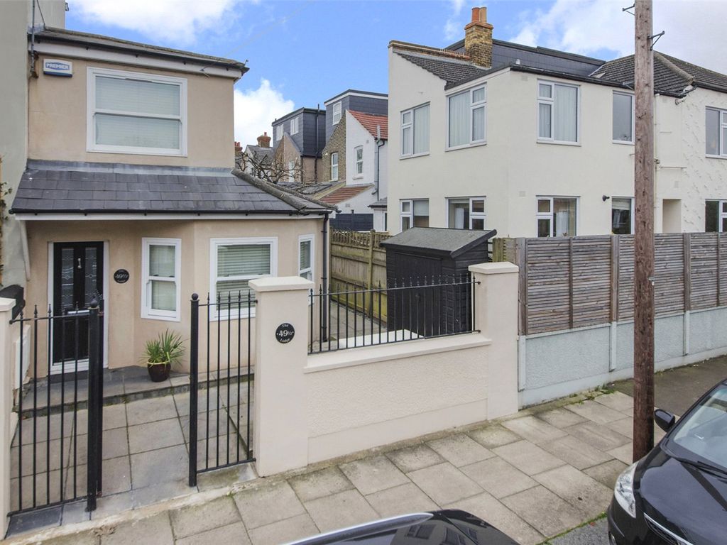 1 bed end terrace house for sale in Bexhill Road, Brockley SE4, £