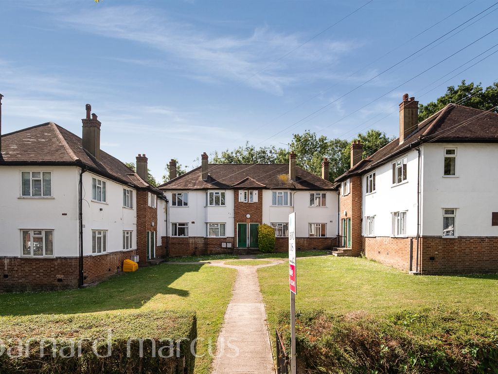2 bed flat for sale in Alberta Avenue, Cheam, Sutton SM1, £315,000 Zoopla