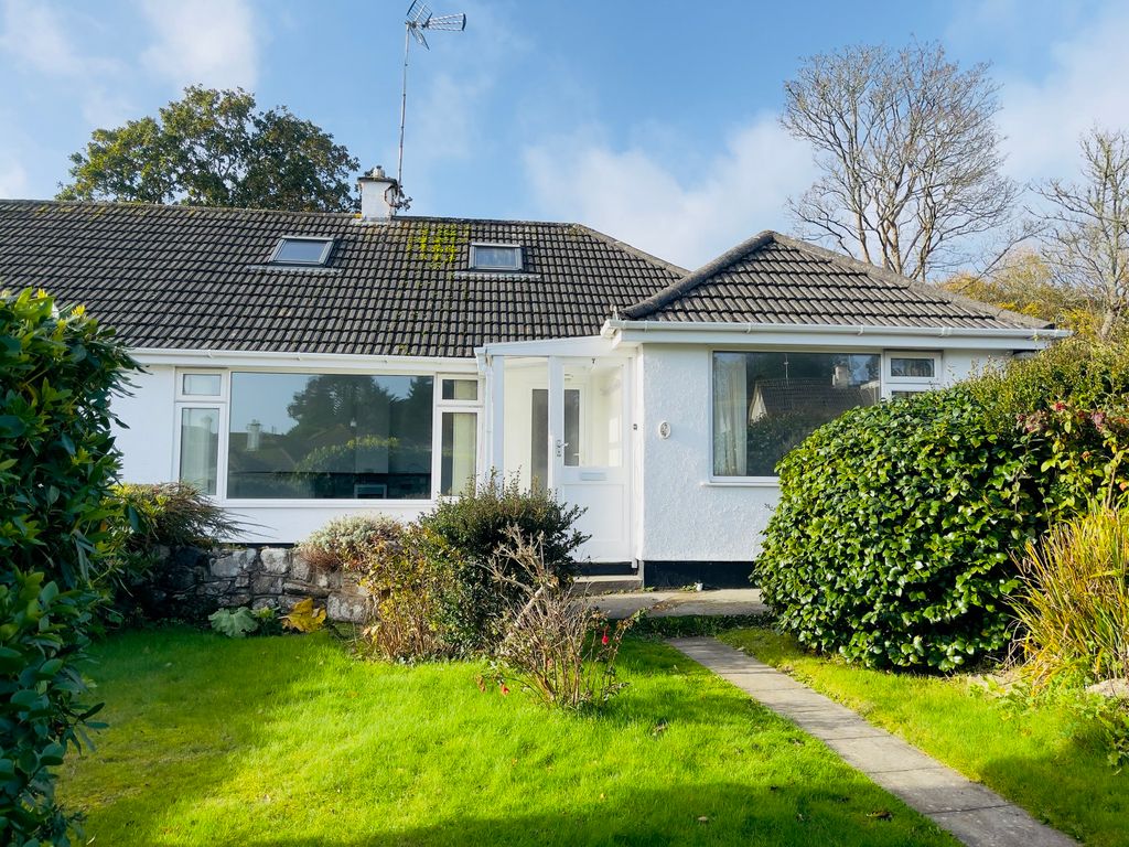 3 bed semidetached bungalow to rent in Polgoon Close, Tredarvah