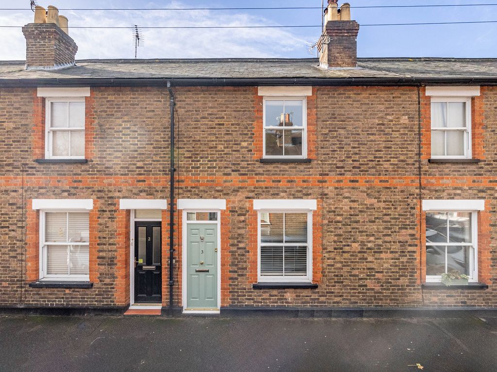 2 bed terraced house for sale in Mount Street, Dorking RH4, £400,000
