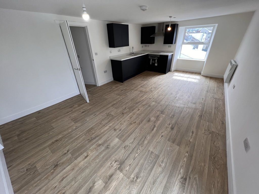 2 bed flat to rent in Water Street, Carmarthen, Carmarthenshire SA31