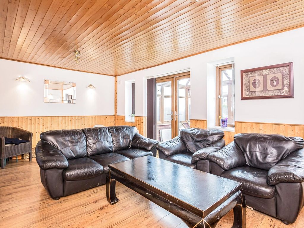 4 bed semidetached house for sale in Carnforth Road, Stockport