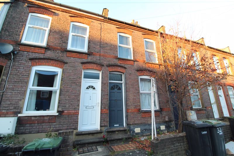 2 bed terraced house for sale in Curzon Road, Luton LU3, £220,000 Zoopla