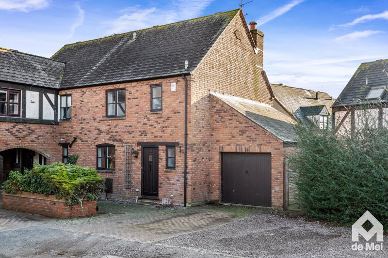 3 bed end terrace house for sale in Farriers Reach, Cleeve