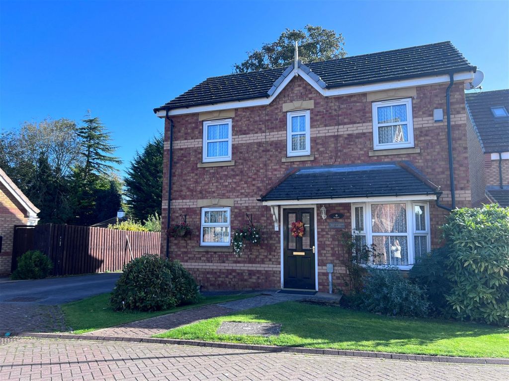 4 bed detached house for sale in Longmans Lane, Cottingham, East Riding