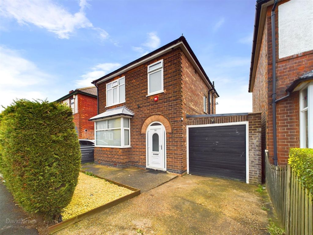 3 bed detached house for sale in Standhill Road, Carlton, Nottingham