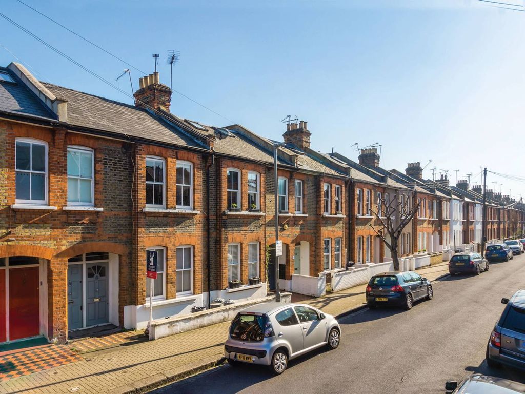 2 bed flat to rent in Ingelow Road, Diamond Conservation Area, London
