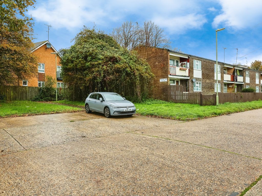 1 bed flat for sale in Marlands Lawn, Havant PO9, £120,000 Zoopla