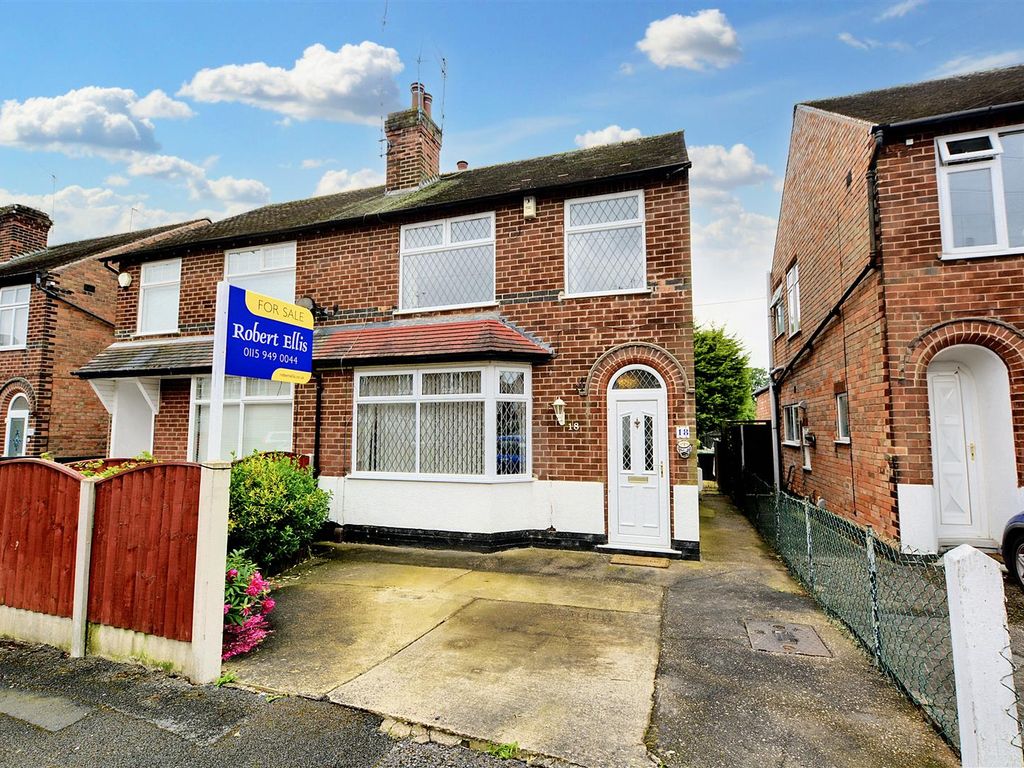 3 bed semidetached house for sale in Sefton Avenue, Stapleford