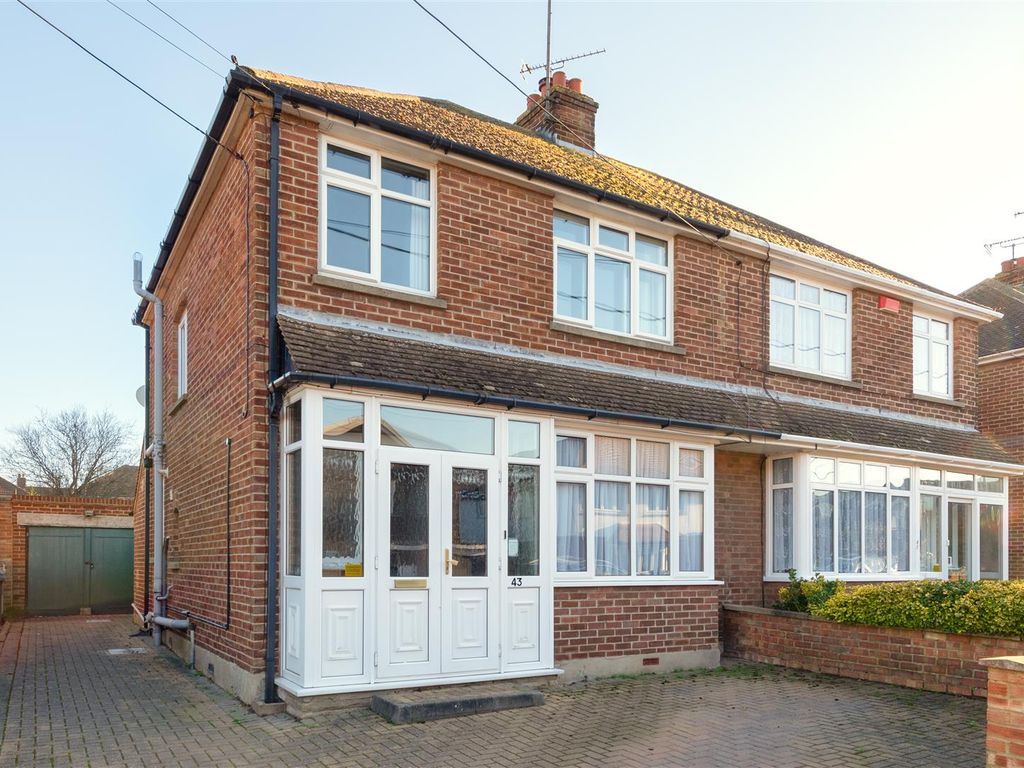 3 bed semidetached house for sale in Grimshill Road, Whitstable CT5, £