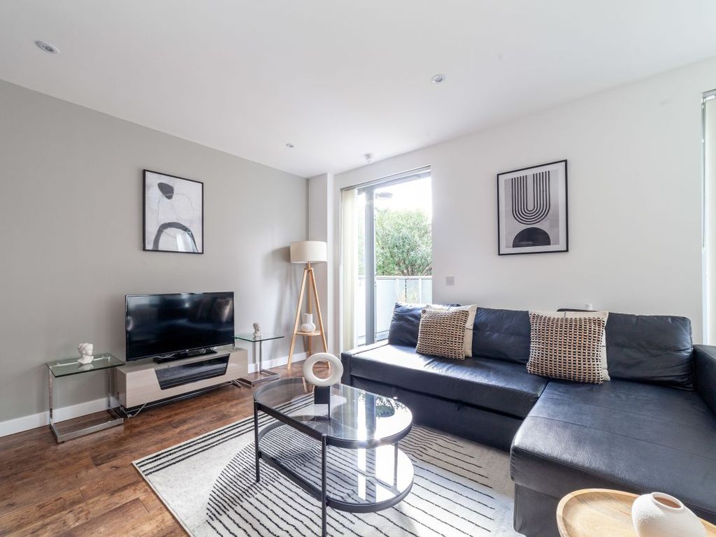 1 bed flat to rent in Lindfield Street, London E14, £4,302 pcm Zoopla