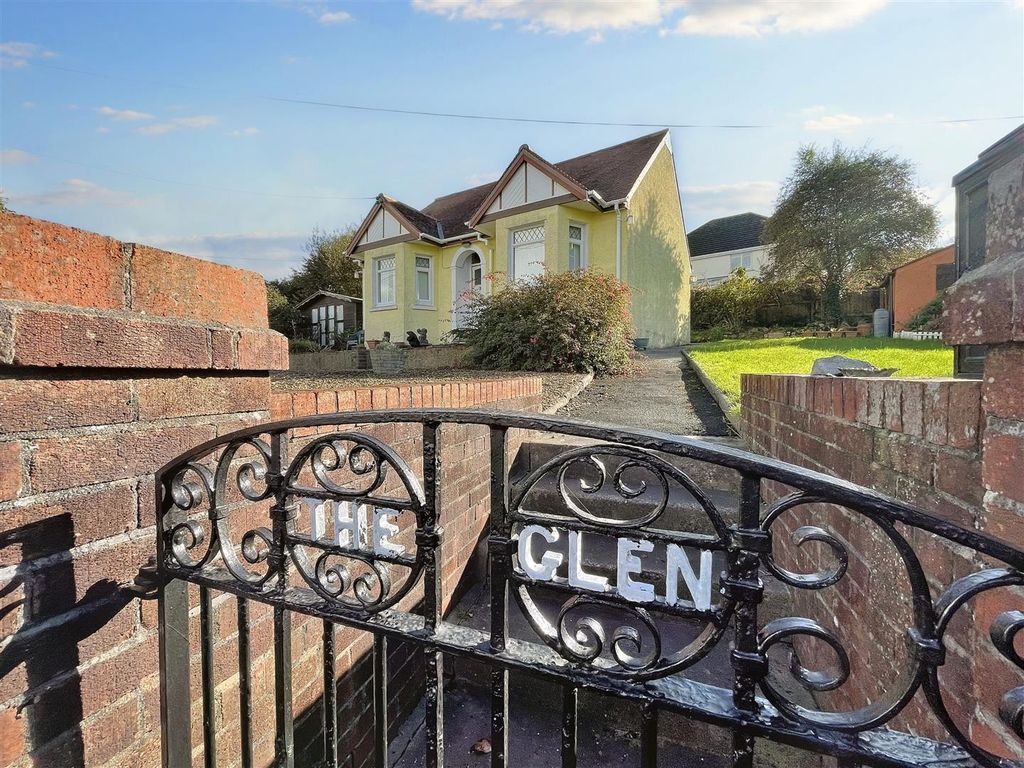 2 bed detached bungalow for sale in Ferryside SA17, £285,000 Zoopla