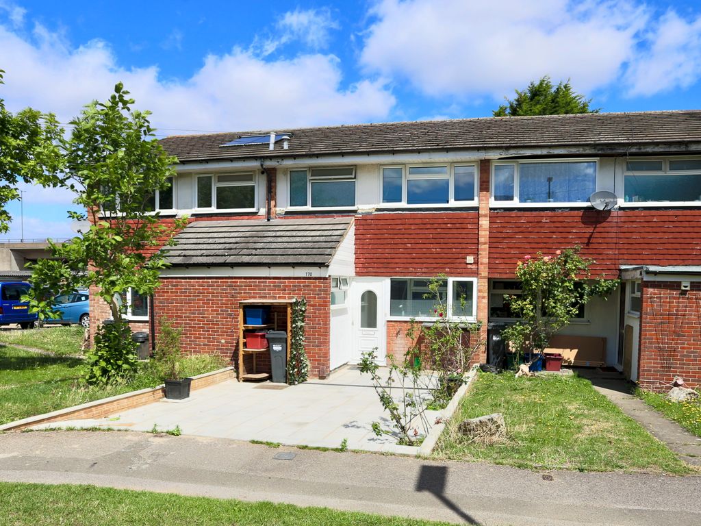 3 bed terraced house for sale in Stourton Avenue, Hanworth, Feltham