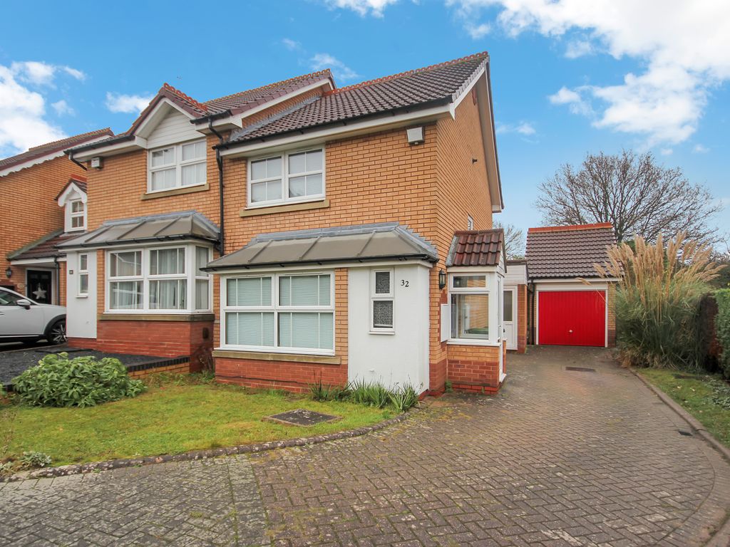 2 bed end terrace house for sale in Austcliff Drive, Hillfield