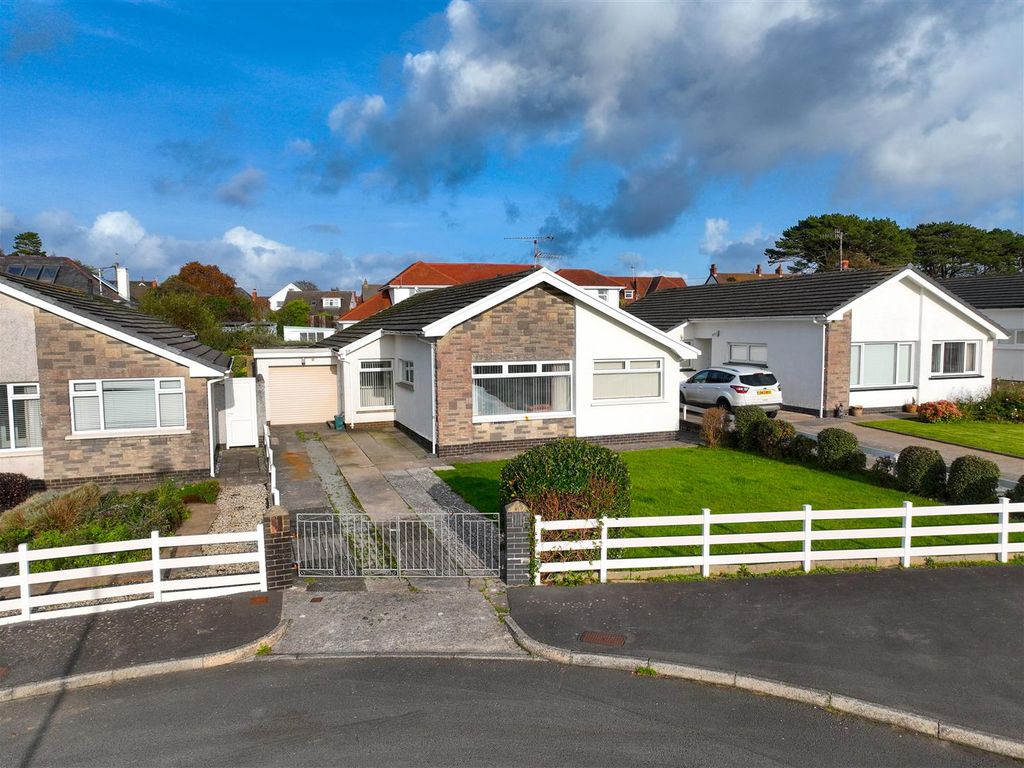 3 bed detached bungalow for sale in Foxhole Drive, Southgate, Swansea