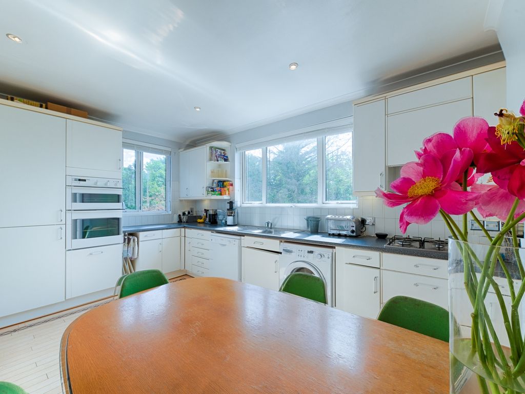 The Avenue, Queens Park NW6  