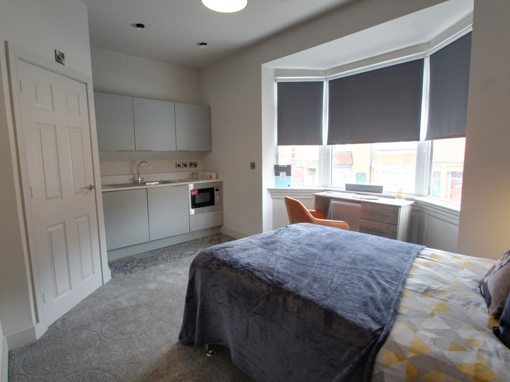 Room to rent in Bramley Road, Leicester LE3, £700 pcm Zoopla