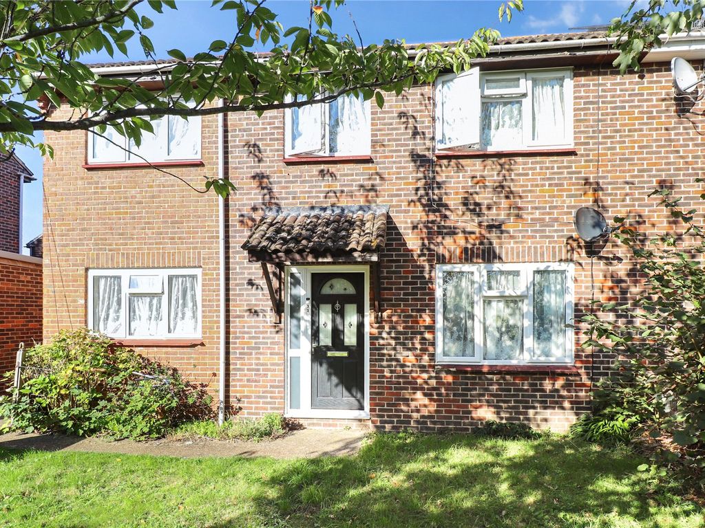 4 bed semidetached house for sale in Boevey Path, Belvedere DA17, £