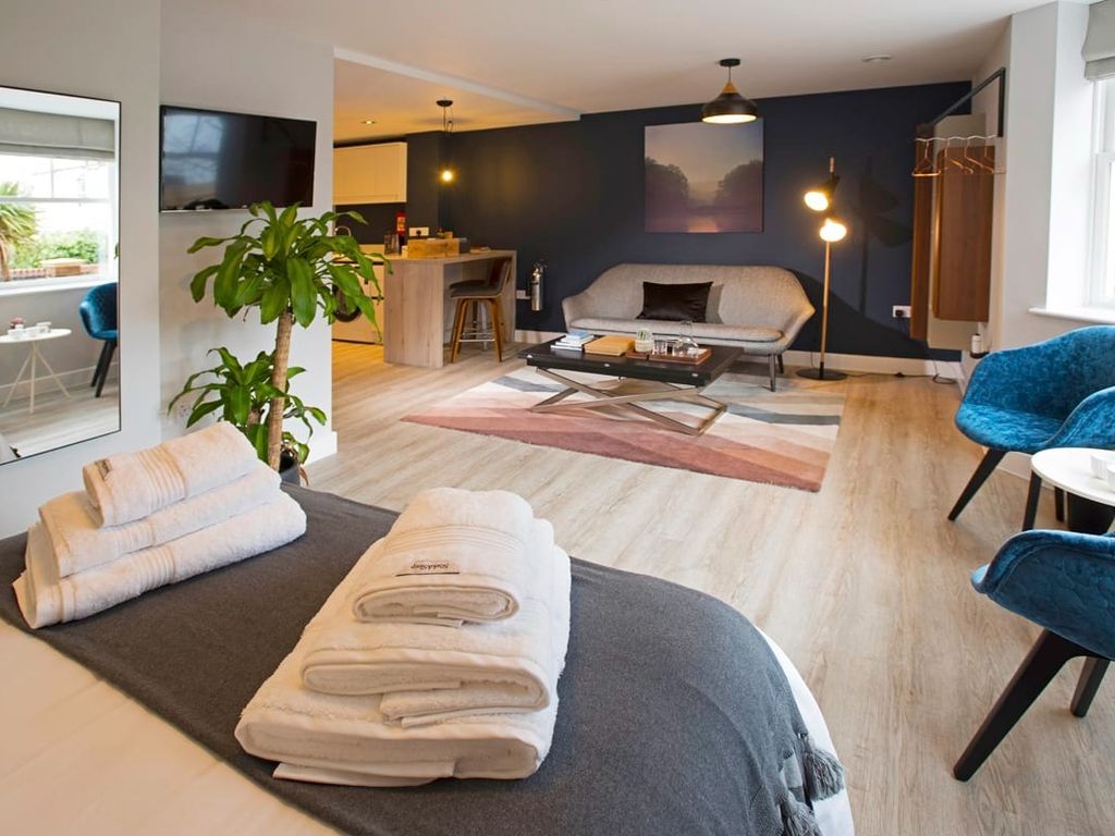 1 bed flat for sale in Whitstable Road, Canterbury CT2, £210,000 Zoopla