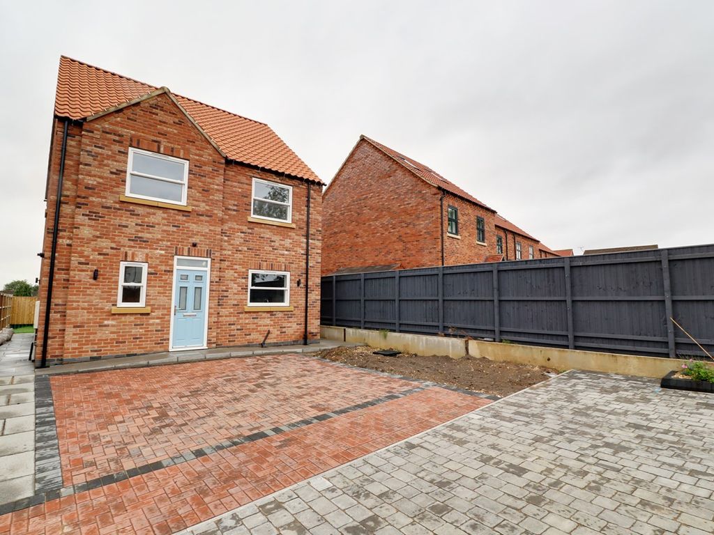 4 bed detached house for sale in Church Street, Crowle DN17, £315,000 Zoopla