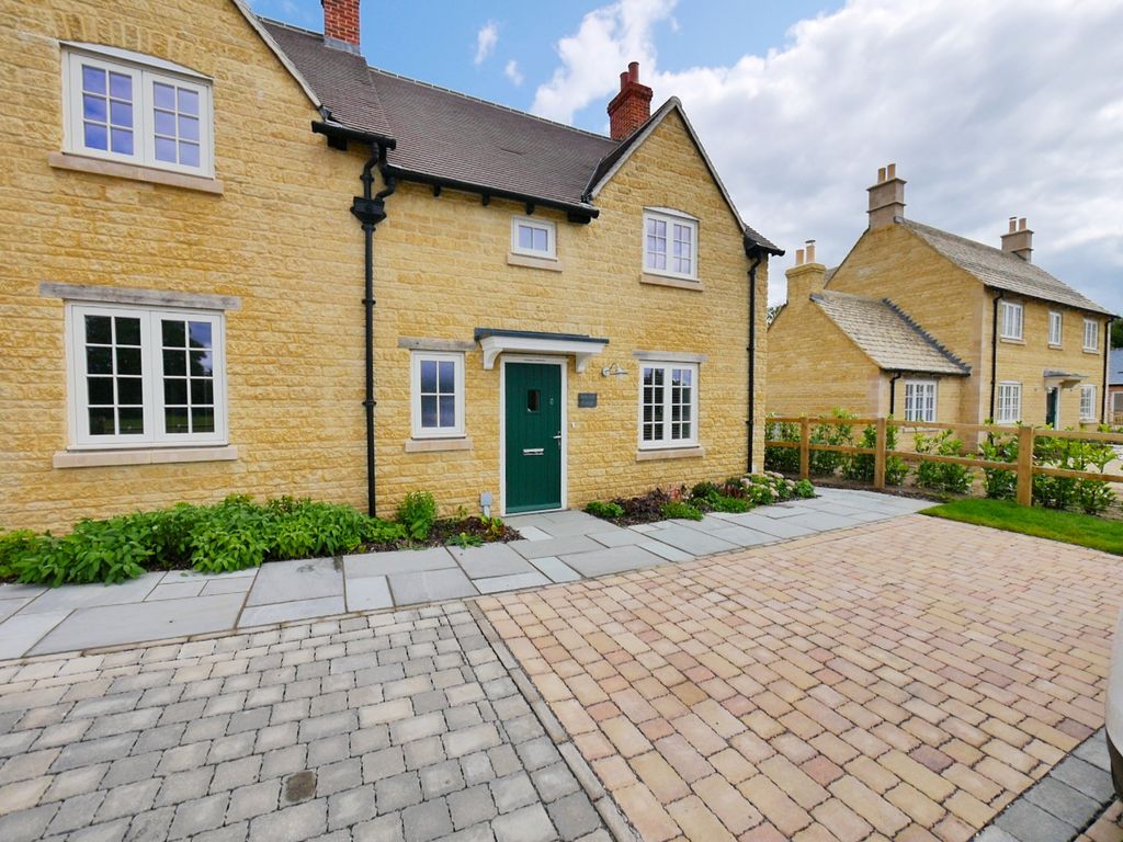 2 bed end terrace house to rent in Holly Hock Cottage 3 Wheelers Rise